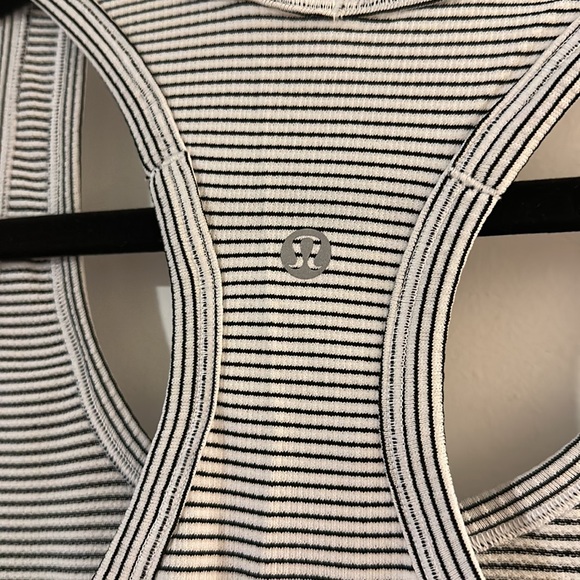Lululemon Swiftly Tech Razorback Tank - Picture 4 of 4